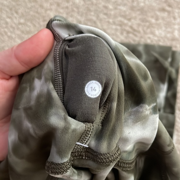 Lululemon Align HR pant 28” light sage green tie dye - Picture 4 of 4